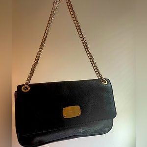 Michael Kors chain link black shoulder bag with card slots & multiple pockets